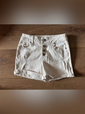 Maurice’s White High-Rise Button-Front Denim Shorts